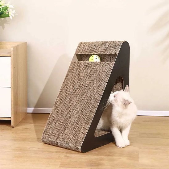 Griffoir Chat | Autoportant en bois et carton - Design incliné avec cachette intégrée - Chicetchat