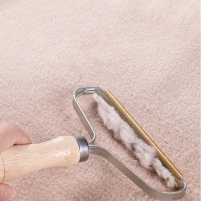 Brosse anti poil | Velmio - Chicetchat
